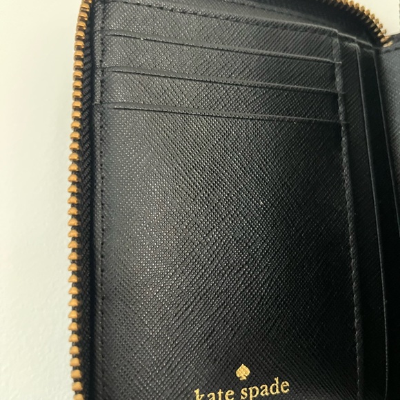 Kate Spade Zip Wallet - Picture 6 of 7